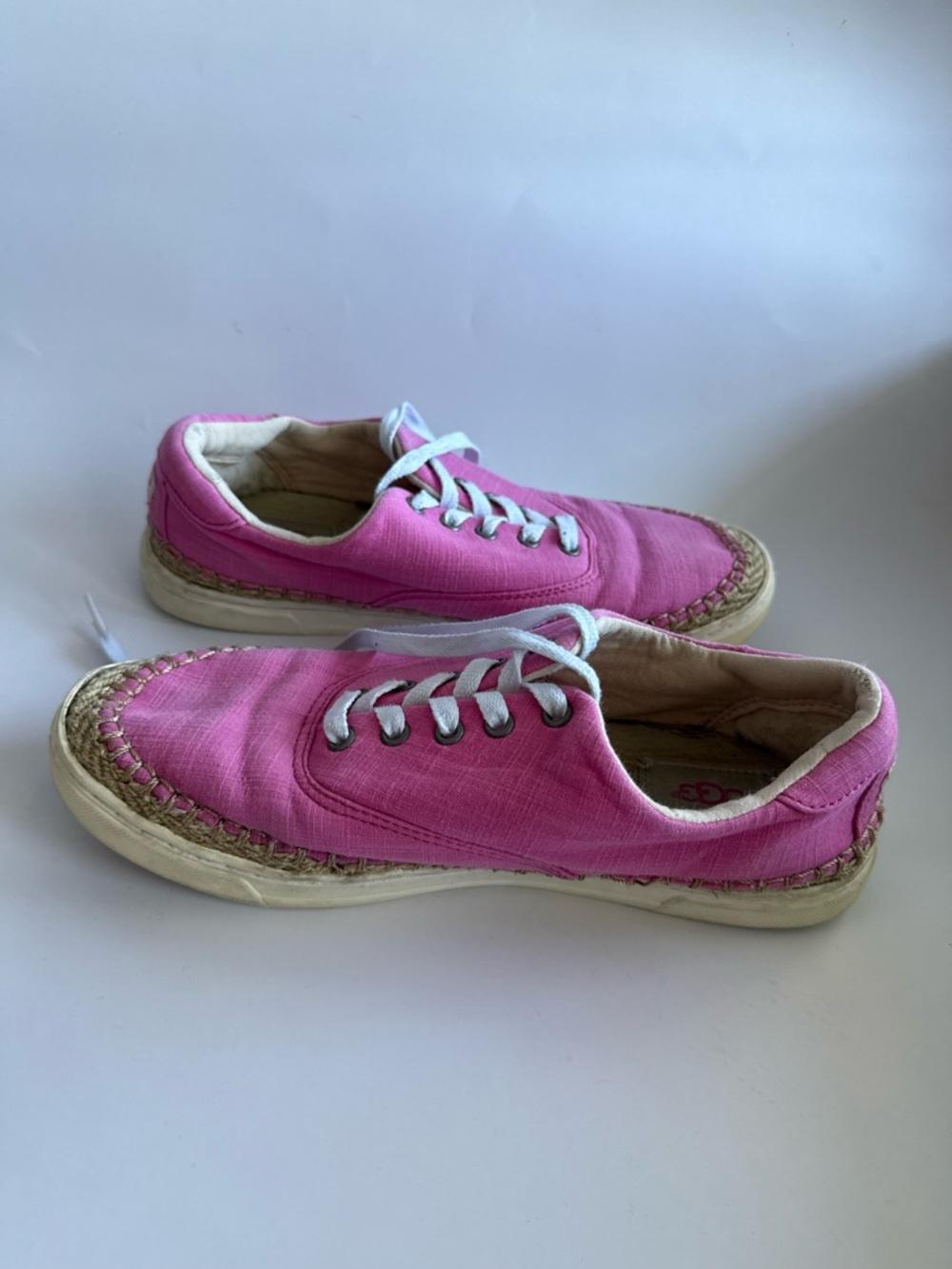 UGG Eyan II Pink Azalea Women's sneakers in size US 8